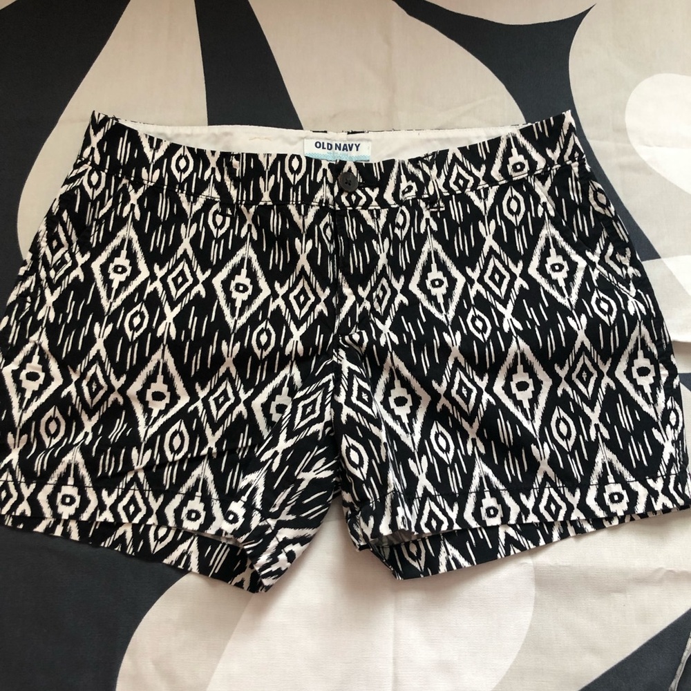 Old navy design shorts